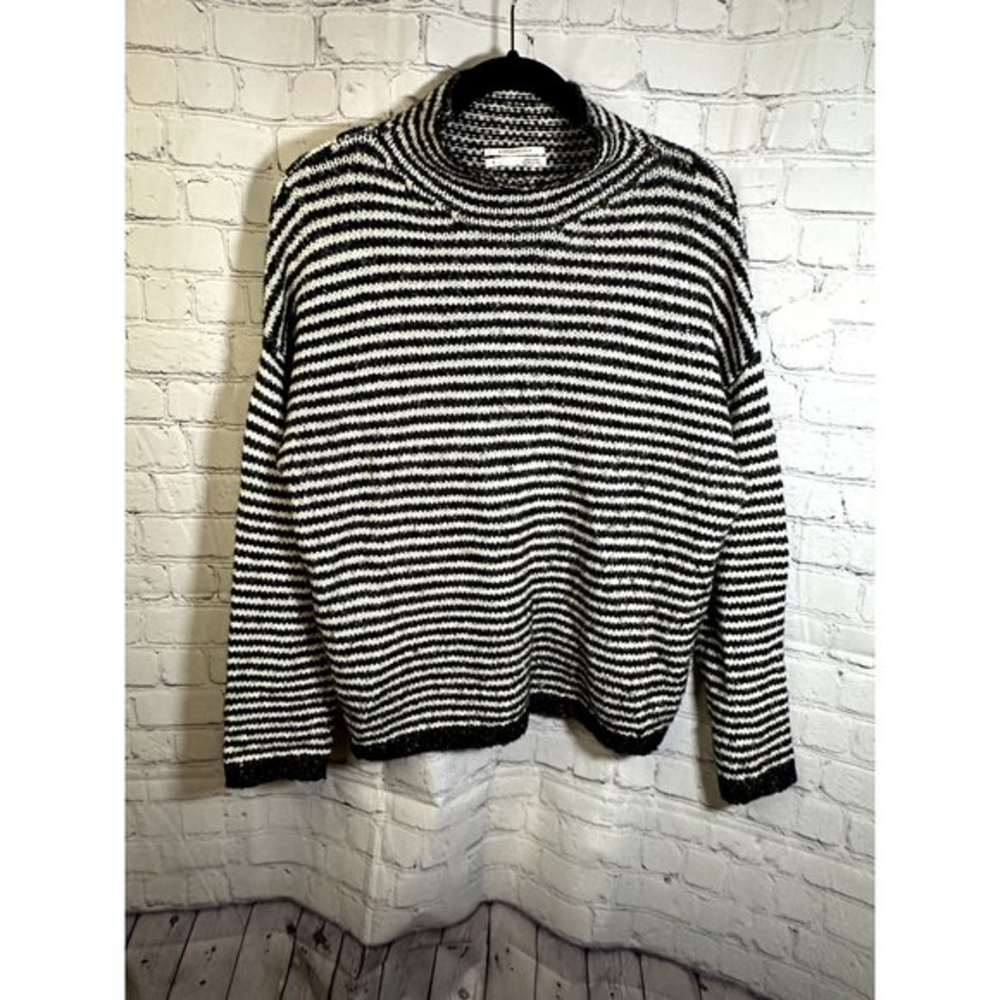 ANTHROPOLOGIE LADIES BLACK/WHITE MOCK NECK SWEATER SZ (S) EUC F-165